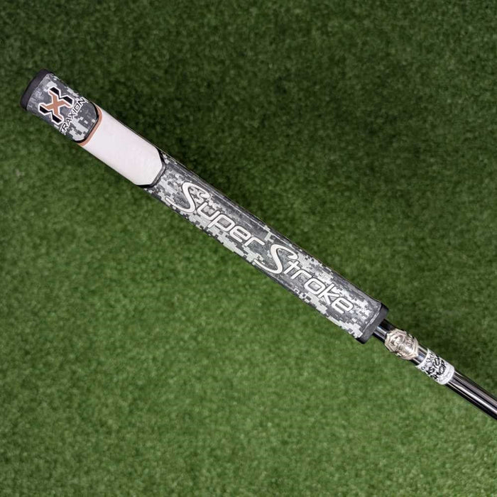 SUPERSTROKE FATSO CENTER PUTTER - 33" with SuperStroke Traxion Flatso 1.0 Digi Camo - Golf Club - view 3